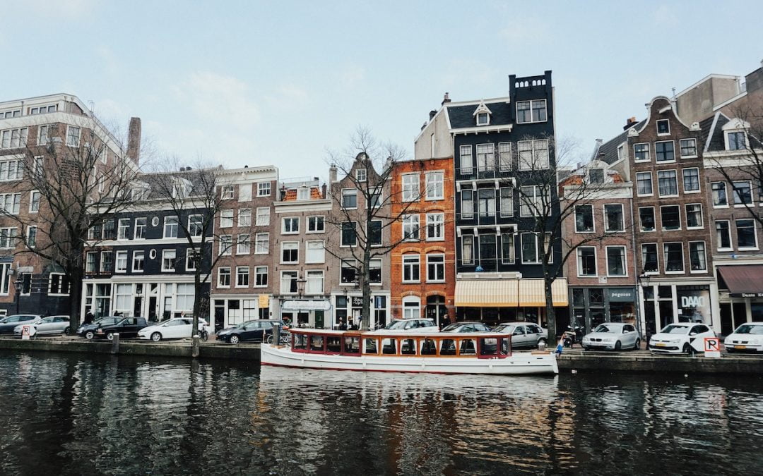 Een sloep huren in Amsterdam voor een onvergetelijke vakantie: Informatie en meer